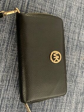 Authentic MK wallet